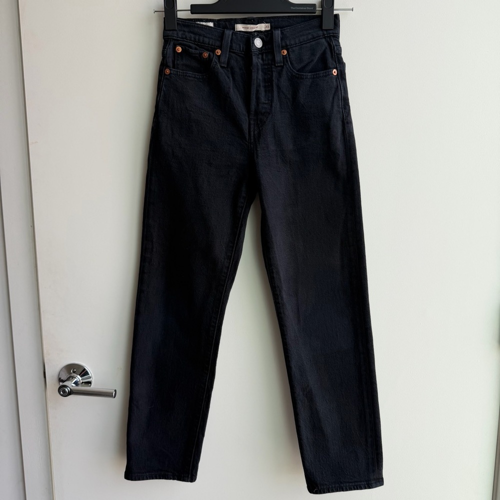 Levi's Black Women's Wedgie Straight Leg Jeans - W23 L26